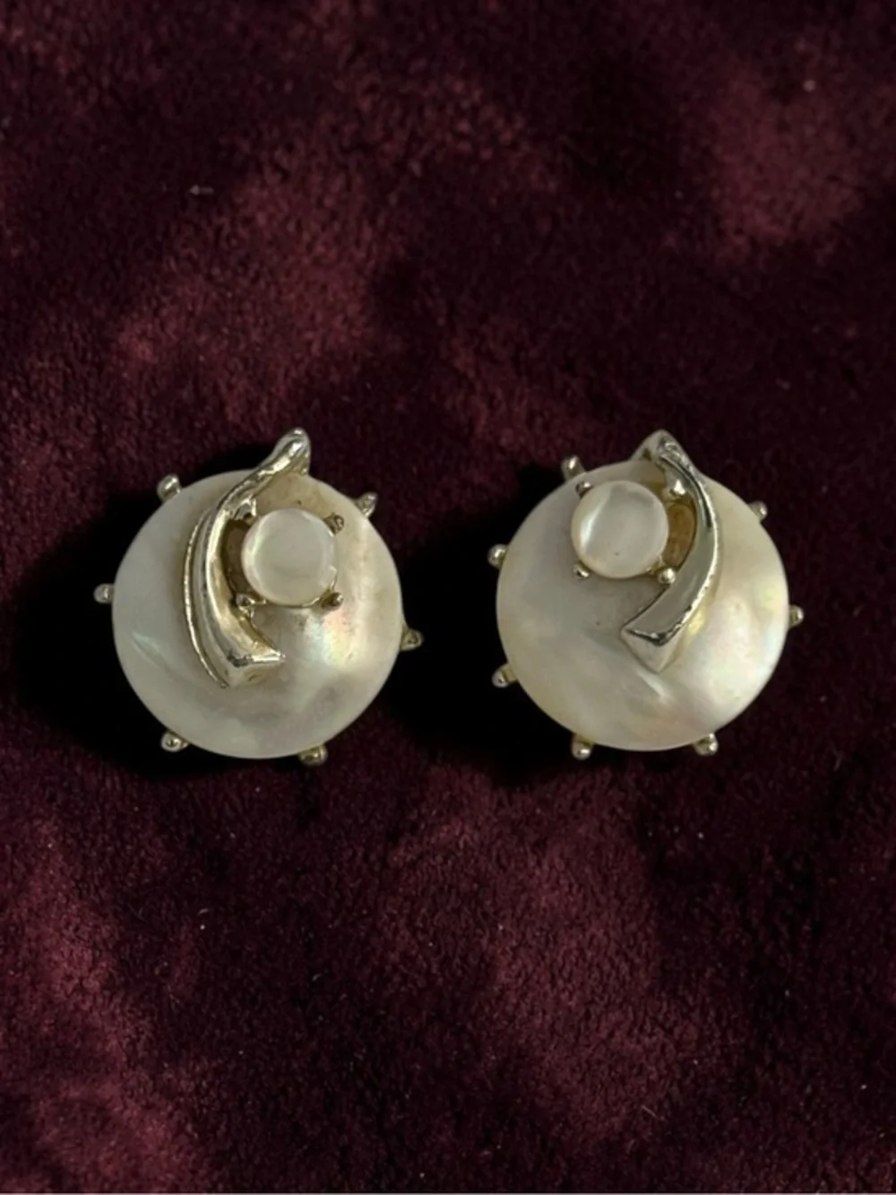 🫶🏻 Vintage Mother-of-Pearl Moon Button Earrings
